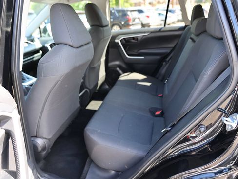 Used 2021 Toyota RAV4 LE AWD/4WD image 20