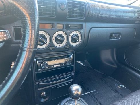 Used 2003 Toyota MR2 image 12