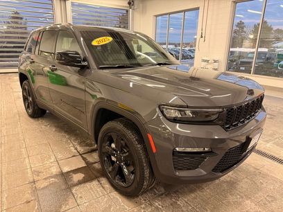 Used 2025 Jeep Grand Cherokee Limited w/ Black Appearance Package