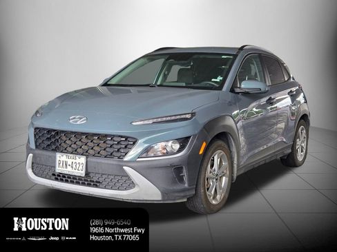 Used 2022 Hyundai Kona SEL FWD image 3