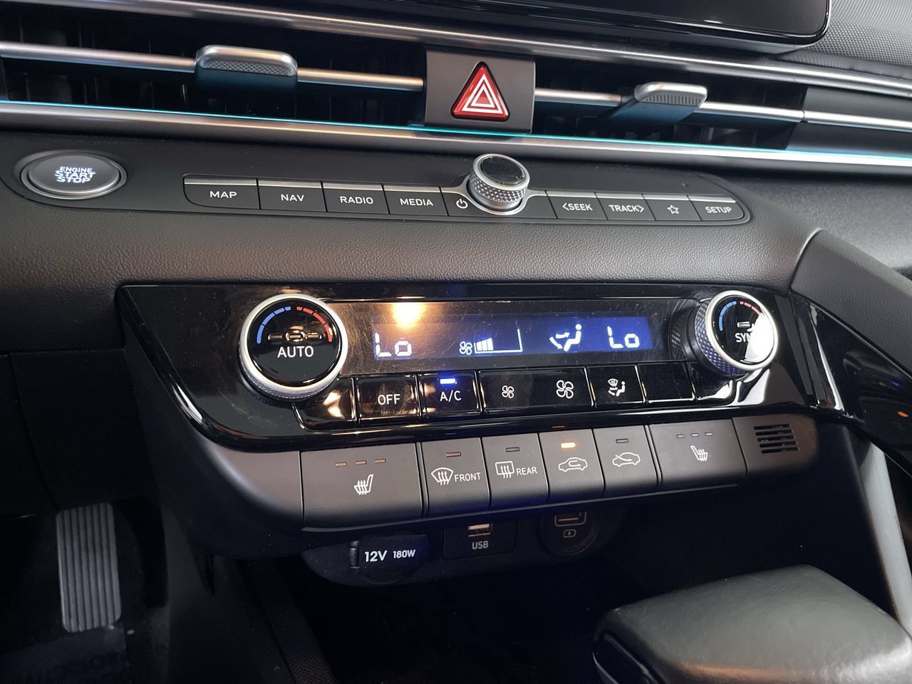 Used 2022 Hyundai Elantra Limited FWD image 18