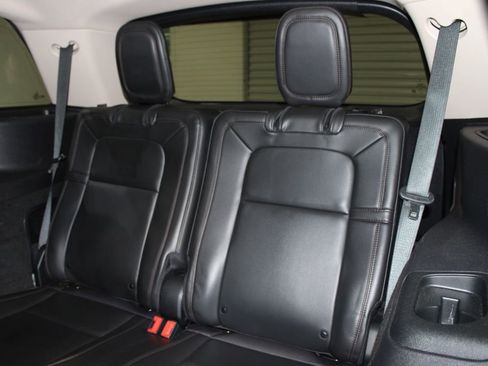Used 2022 Lincoln Aviator Reserve w/ Equipment Group 201A AWD/4WD image 19