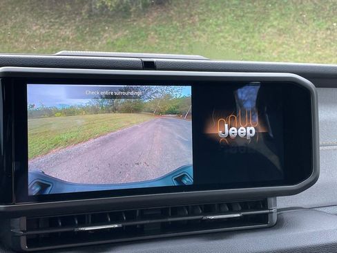 New 2025 Jeep Gladiator Sport image 36