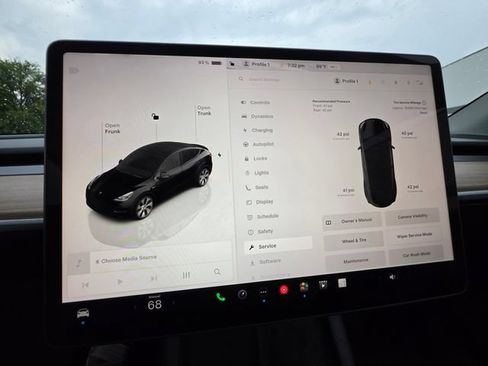 Used 2023 Tesla Model Y Long Range AWD/4WD image 54
