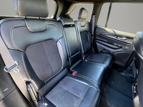 Used 2024 Jeep Grand Cherokee Altitude AWD/4WD image 24