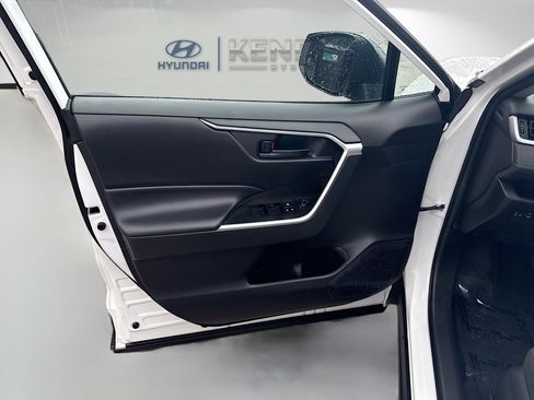 Used 2024 Toyota RAV4 LE FWD image 17