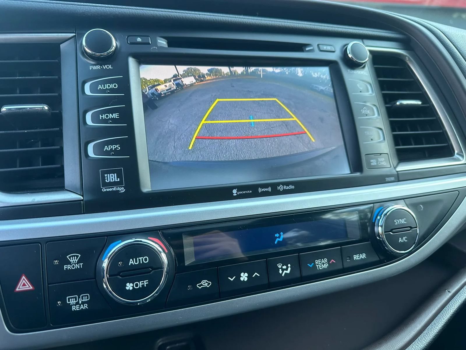 Used 2019 Toyota Highlander Limited FWD image 31