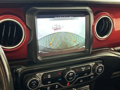 Used 2022 Jeep Wrangler Unlimited Rubicon image 16