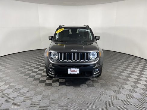 Used 2018 Jeep Renegade Latitude w/ Safety & Security Group image 2