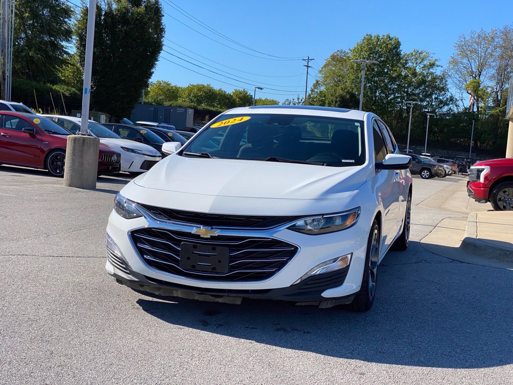 Used 2024 Chevrolet Malibu LT FWD image 3