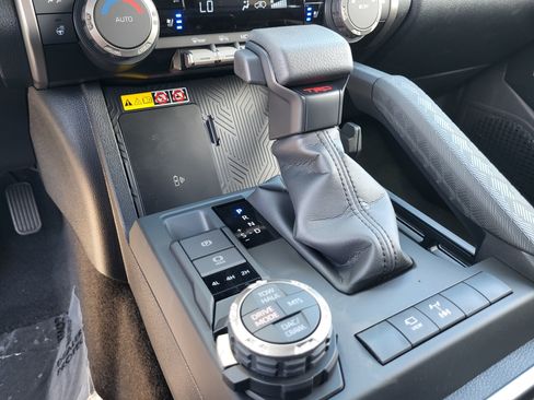 Used 2026 Toyota 4Runner TRD Off-Road Premium AWD/4WD image 17