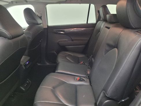 Used 2020 Toyota Highlander Limited AWD/4WD image 18