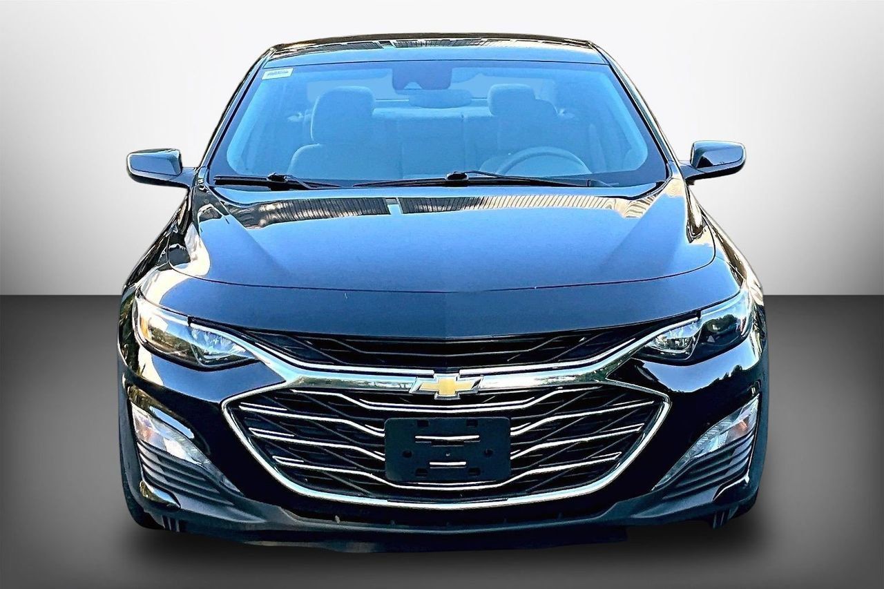 Used 2025 Chevrolet Malibu LT FWD image 3