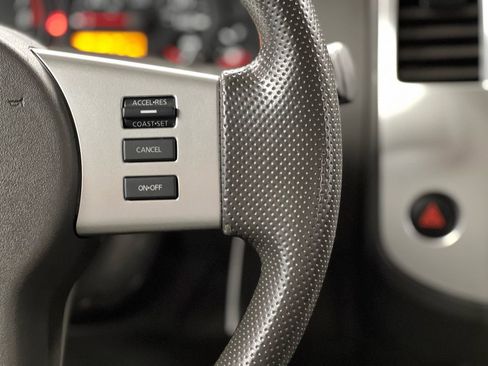 Used 2014 Nissan Xterra S image 28