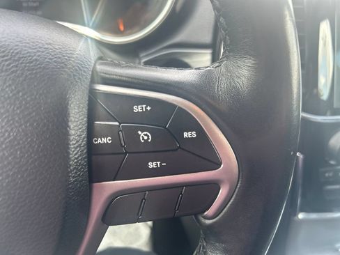 Used 2020 Jeep Grand Cherokee Altitude AWD/4WD image 16