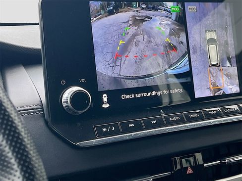 Used 2024 Mitsubishi Outlander SE image 14