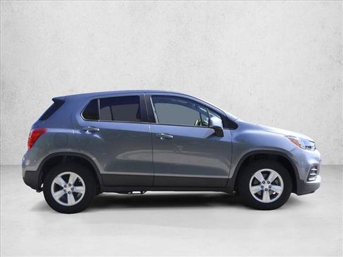 Used 2020 Chevrolet Trax LS w/ Tint and Cruise Package FWD image 4
