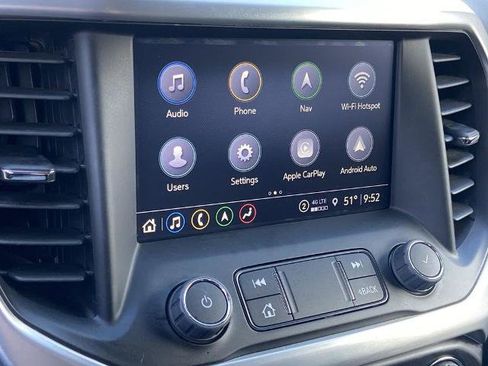 Certified 2023 GMC Acadia SLT w/ Technology Package image 9