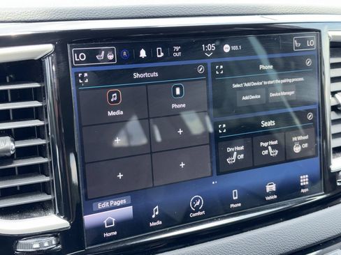 Used 2023 Chrysler Pacifica Touring-L FWD image 12