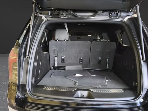 Used 2025 Chevrolet Suburban Z71 AWD/4WD image 8