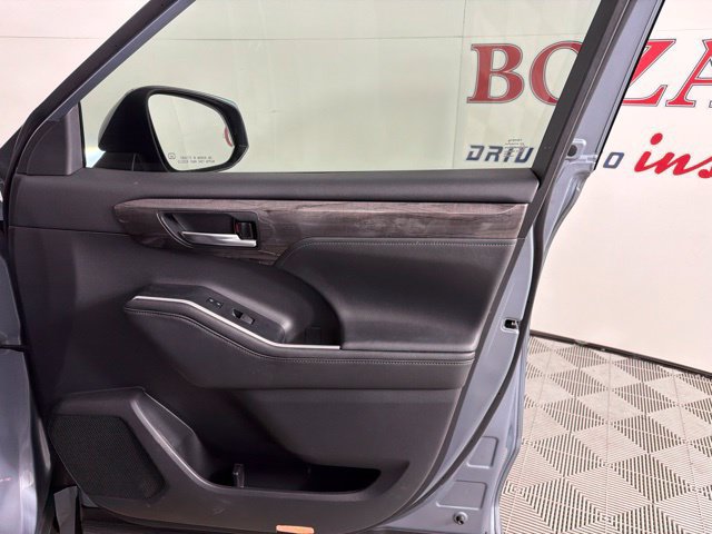 Used 2021 Toyota Highlander Platinum AWD/4WD image 40