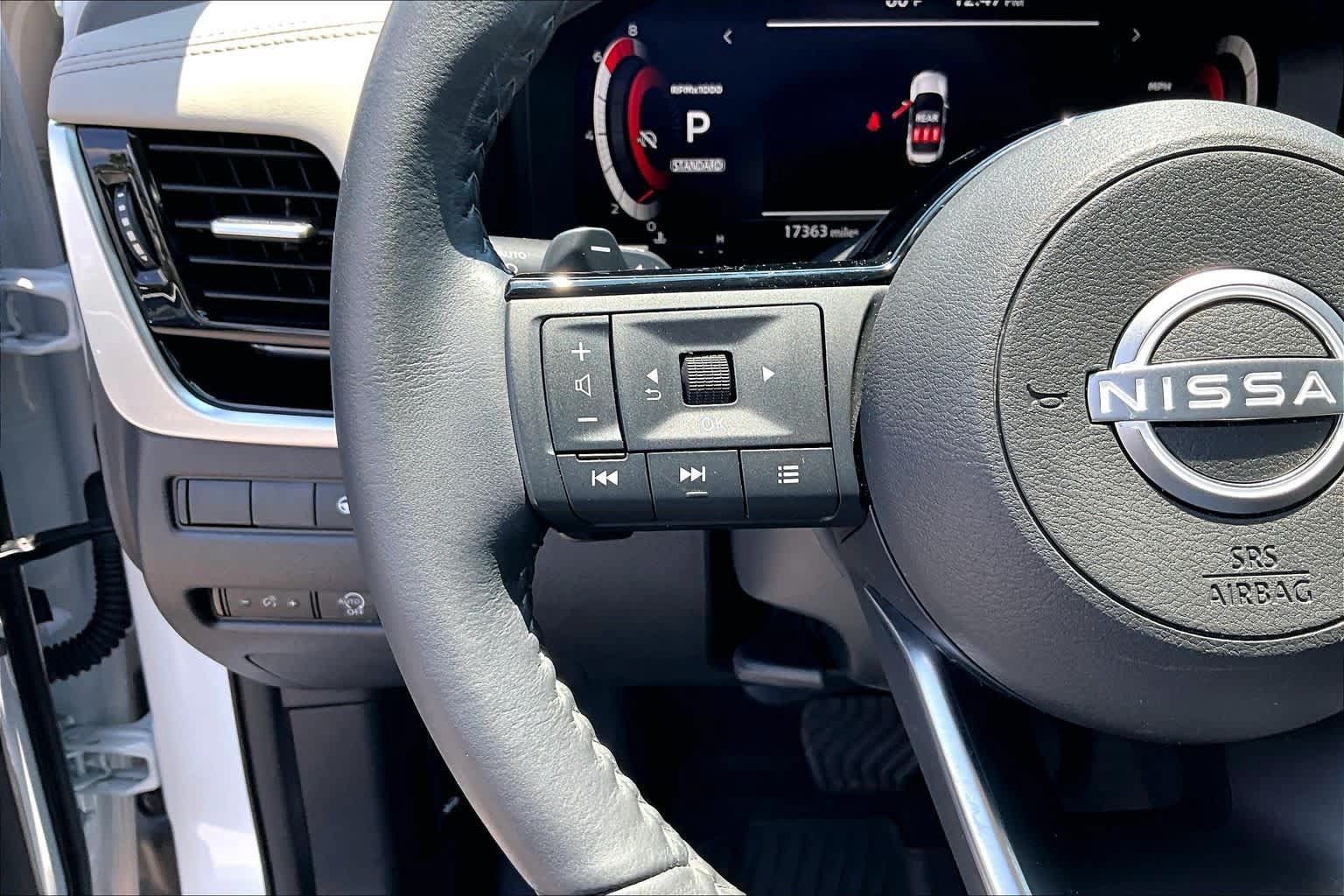 Used 2024 Nissan Rogue SL w/ SL Premium Package FWD image 24
