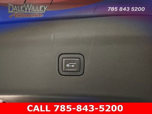 Used 2021 Buick Enclave Essence image 22
