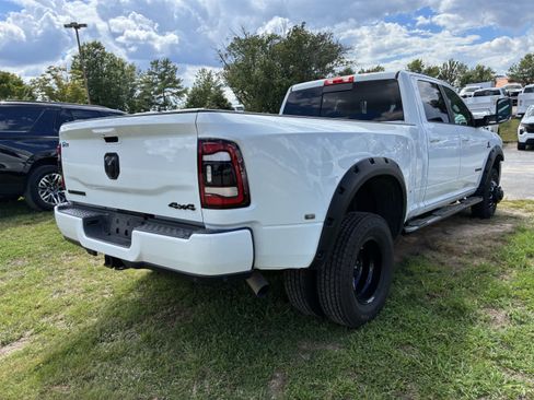 Used 2022 RAM 3500 Laramie w/ Night Edition AWD/4WD image 8