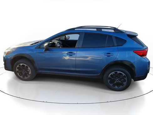 Used 2022 Subaru Crosstrek 2.0i image 3
