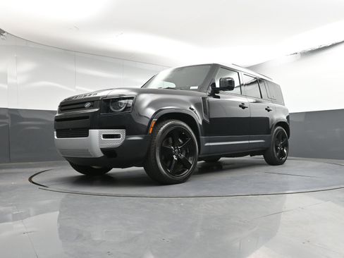 Used 2021 Land Rover Defender 110 SE image 27