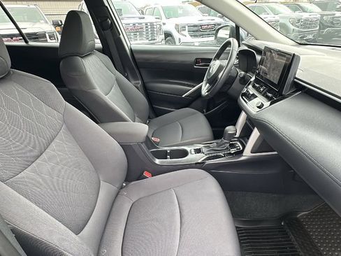 Used 2024 Toyota Corolla Cross LE image 15
