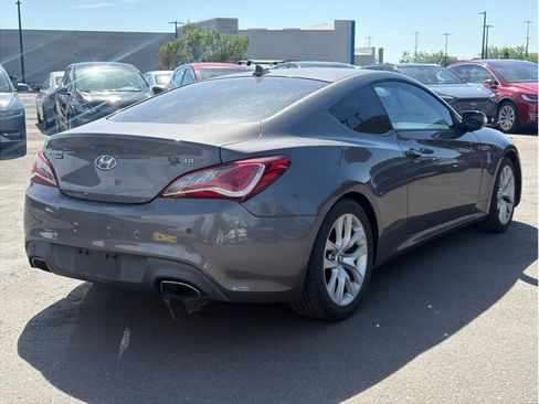Used 2013 Hyundai Genesis 3.8 RWD image 2