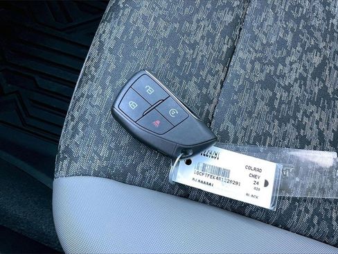 Used 2024 Chevrolet Colorado ZR2 w/ ZR2 Bison Edition image 36