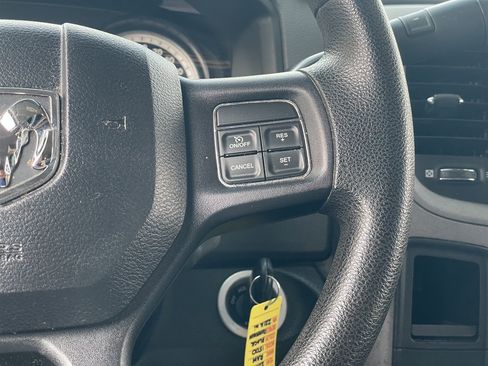 Used 2015 RAM 1500 Express RWD image 26