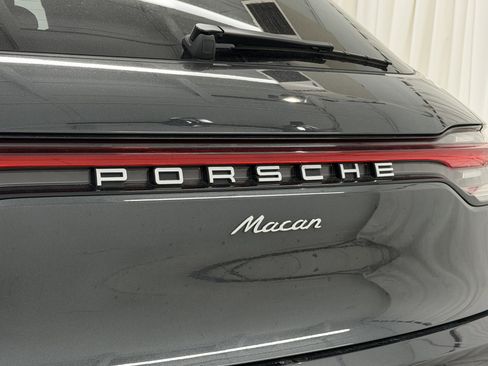 Certified 2025 Porsche Macan image 63