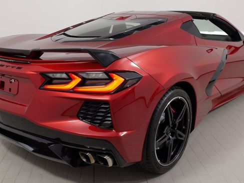 Used 2021 Chevrolet Corvette Stingray w/ Z51 Performance Package image 27