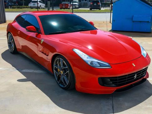 Used 2019 Ferrari GTC4Lusso T image 17