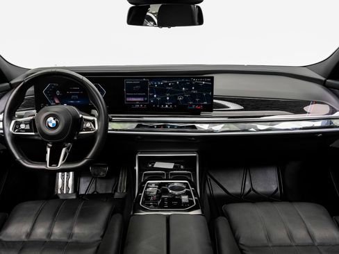 Used 2023 BMW 740i RWD image 19