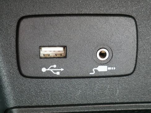 Used 2023 Subaru Forester AWD/4WD image 31