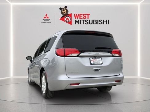 Used 2020 Chrysler Voyager Lxi image 3