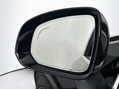 Used 2025 Volvo XC90 B5 Core w/ Protection Package image 16