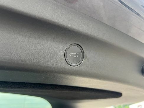 Used 2022 Tesla Model Y Performance AWD/4WD image 18