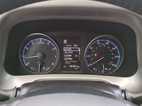 Used 2018 Toyota RAV4 XLE FWD image 21