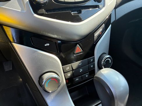 Used 2016 Chevrolet Cruze LT FWD image 15