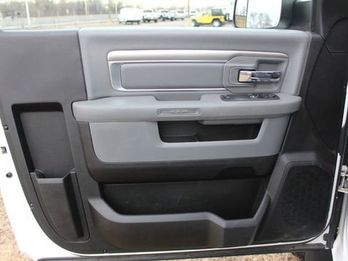 Used 2018 RAM 3500 Tradesman w/ Chrome Appearance Group image 21