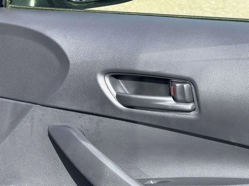Used 2022 Toyota Corolla LE FWD image 8