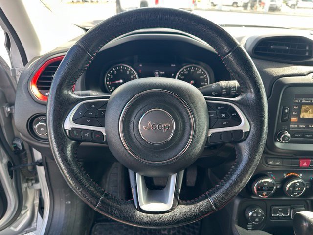 Used 2016 Jeep Renegade Trailhawk w/ Premium Trailhawk Package AWD/4WD image 18
