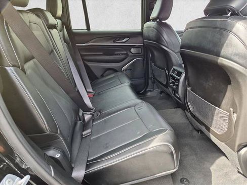 Used 2023 Jeep Grand Cherokee Overland AWD/4WD image 21