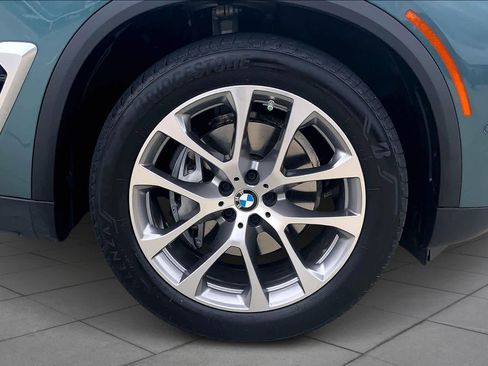 Used 2024 BMW X5 xDrive40i w/ Premium Package image 11