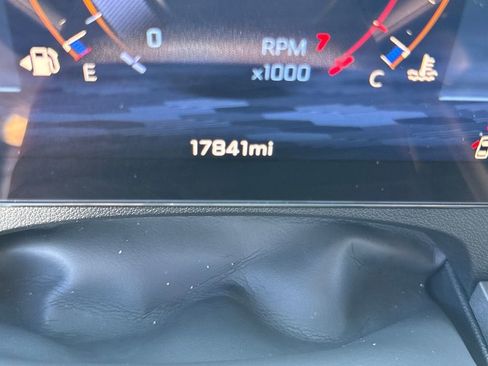 Used 2026 Chevrolet Traverse LT FWD image 22